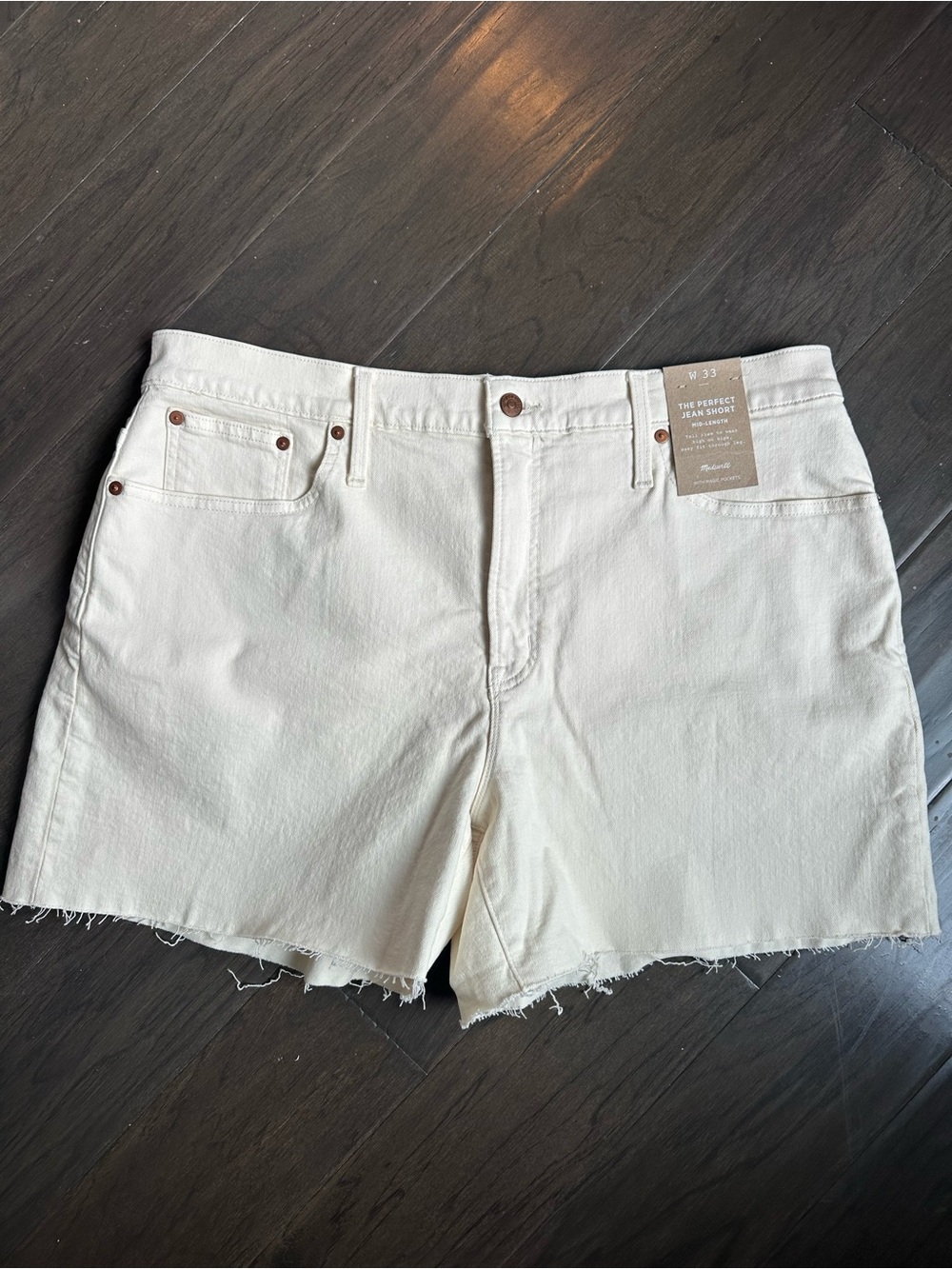Madewell Raw-Hem High-Rise The Perfect Jean Short in Cream Size 33
